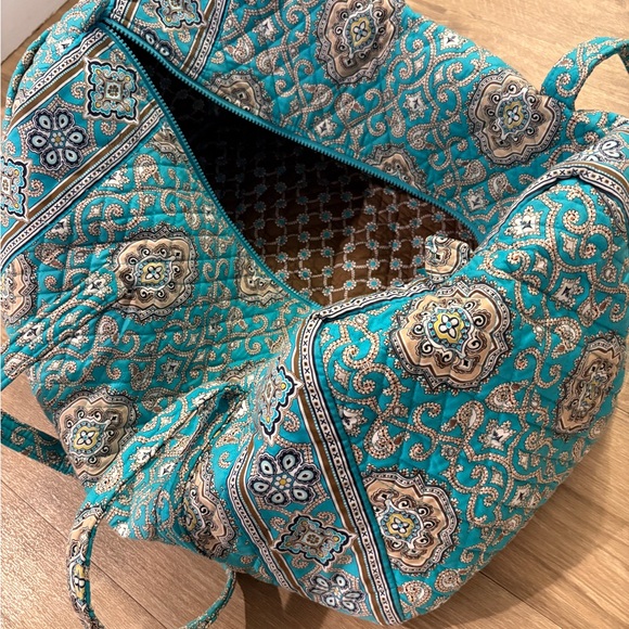Vera Bradley Handbags - Vera Bradley Turquoise and Beige Quilted Tote